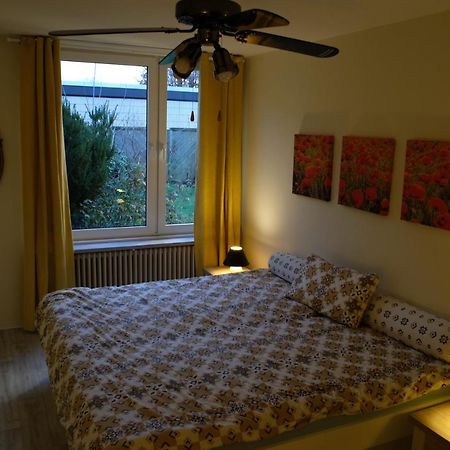 Ruhiges Haus Mit Privatem Garten Halstenbek Екстериор снимка