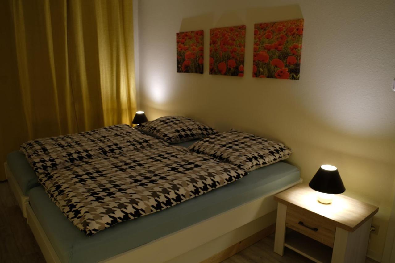 Ruhiges Haus Mit Privatem Garten Halstenbek Екстериор снимка