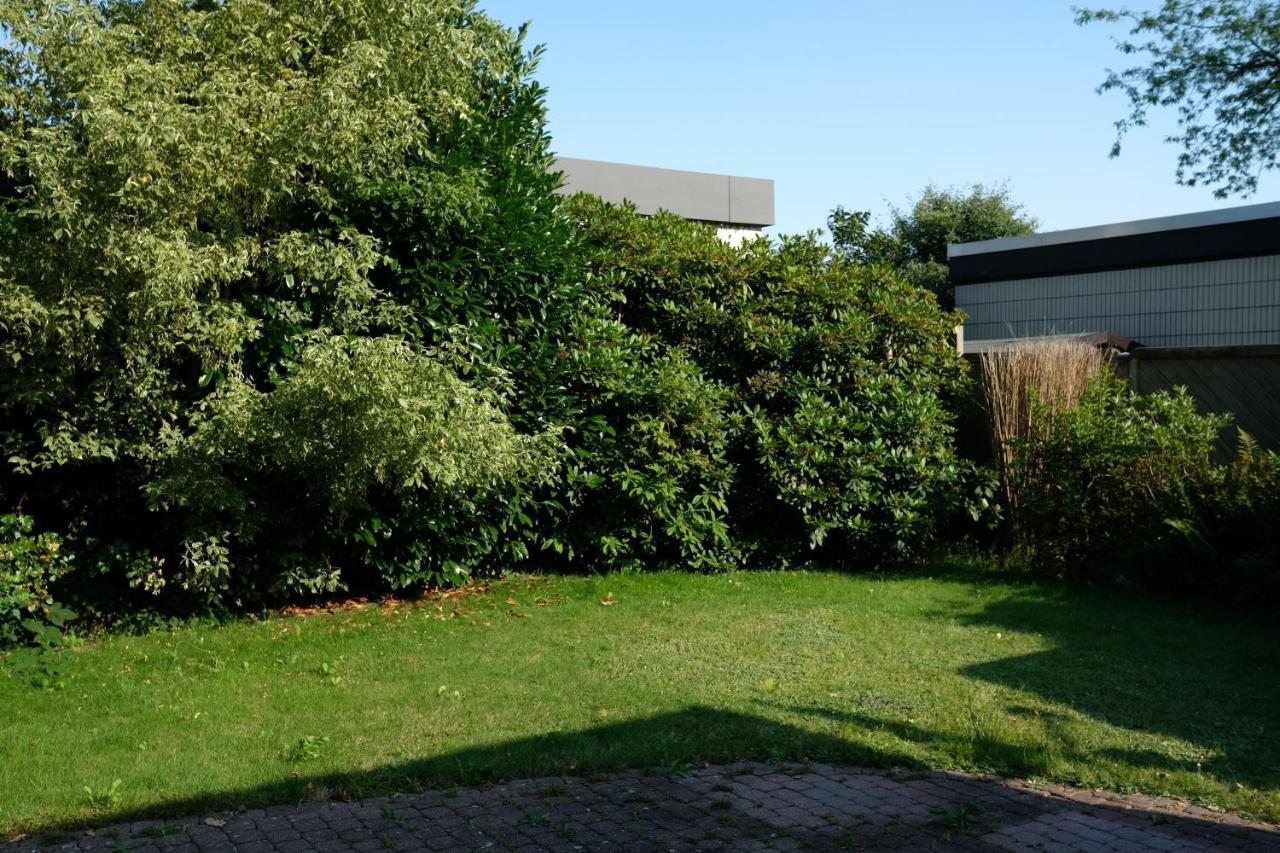 Ruhiges Haus Mit Privatem Garten Halstenbek Екстериор снимка